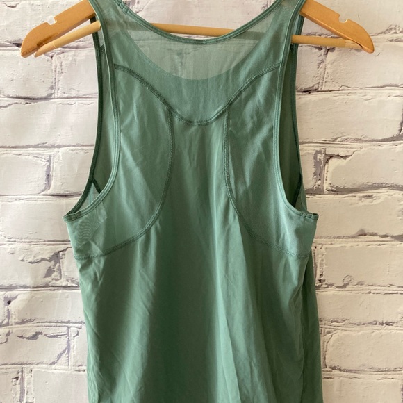 Lululemon Women’s Tank Sz Small-Medium - Picture 2 of 3